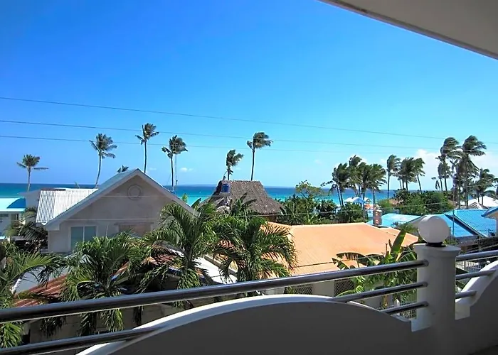Seaview Apartelle Hotel